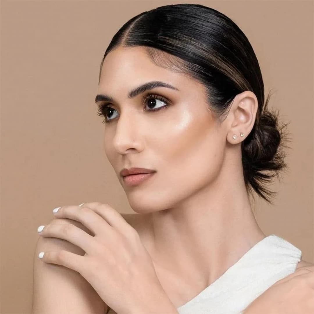 Shape Glow - Contour & Highlight Stick - Effortless radiance that highlights your true beauty every day