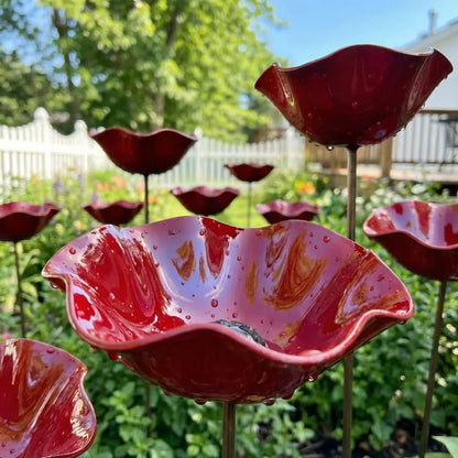 Flower Bath - Flower-Shaped Metal Sculpture for the Garden that Attracts Birds and Insects